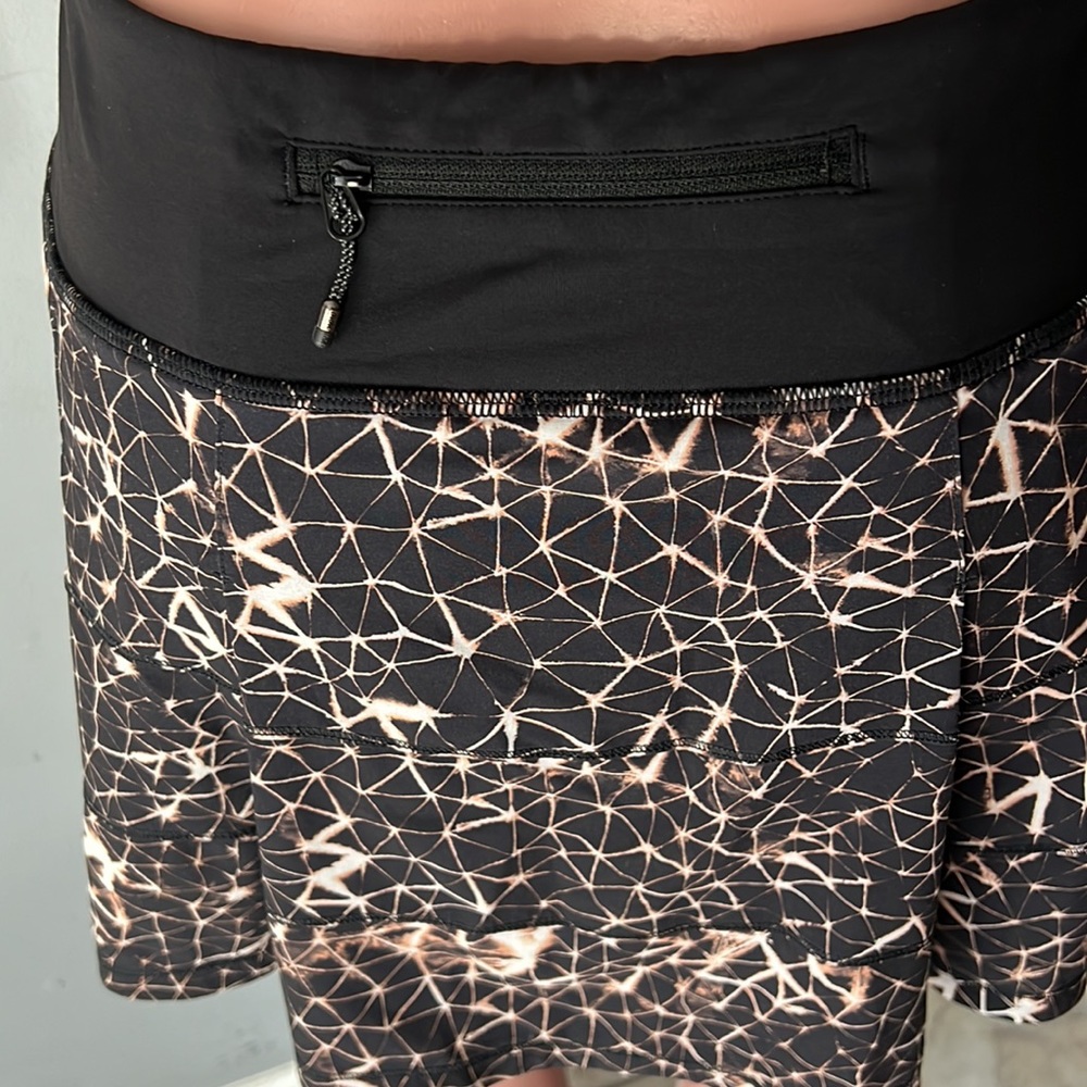 lululemon athletica Black and Brown Athletic Shorts - Picture 5 of 9